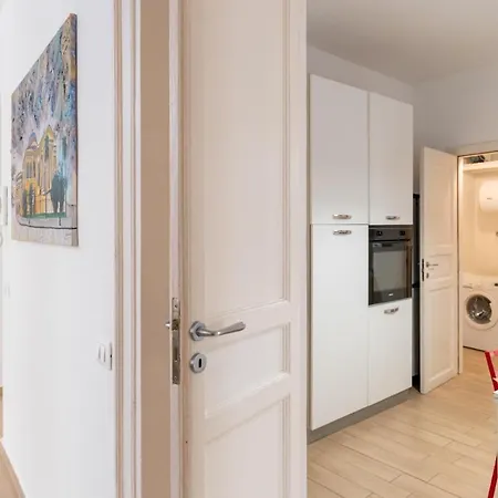 Four Luxury Apartment-2